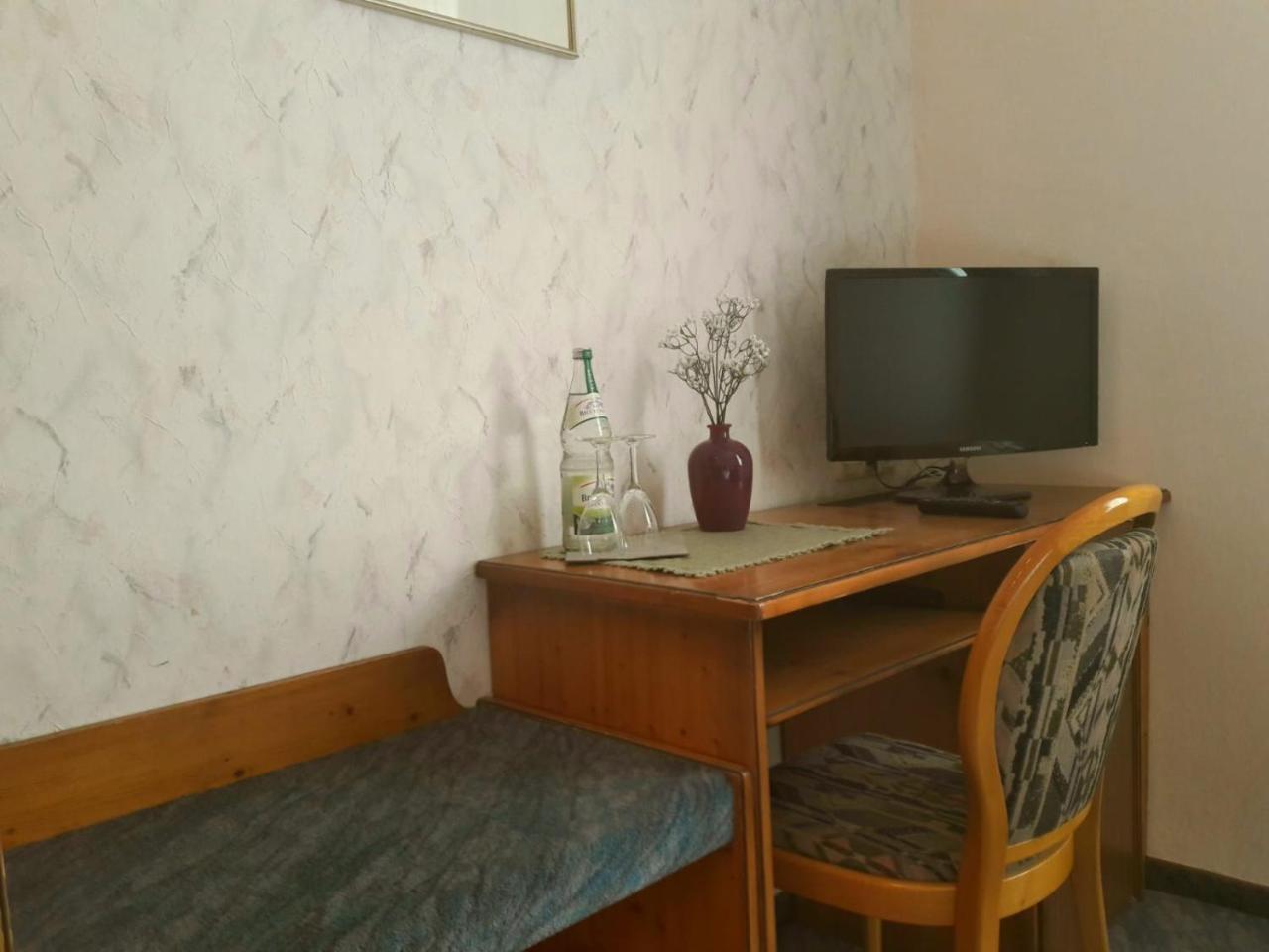 Hotel Zur Krone Bad Brückenau Екстериор снимка